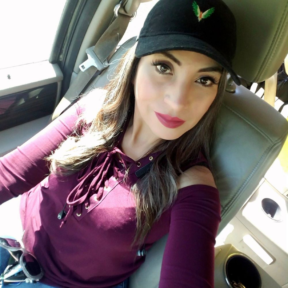 Meet your Posher, Ely